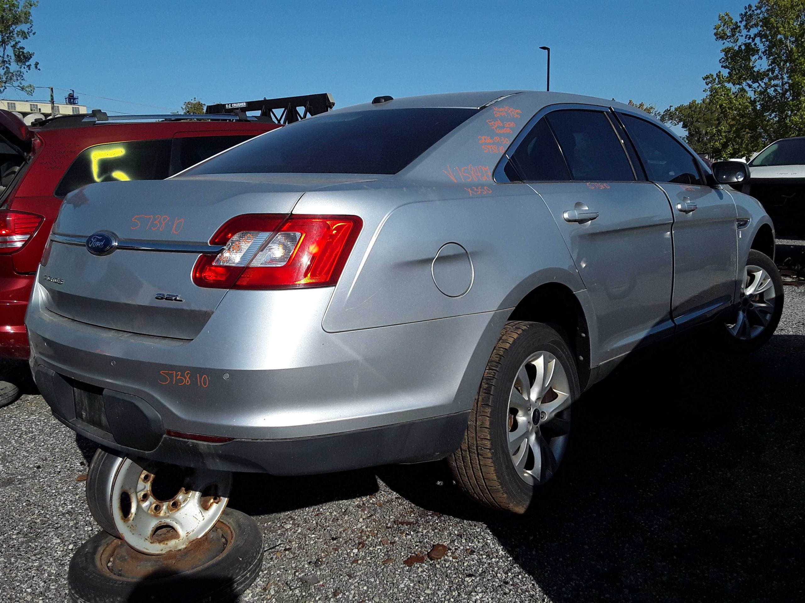 FORD TAURUS 2010