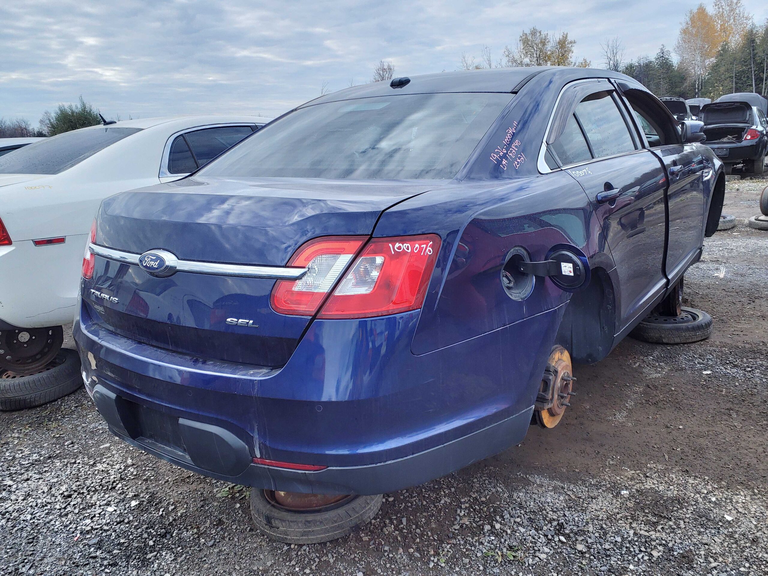 FORD TAURUS 2011