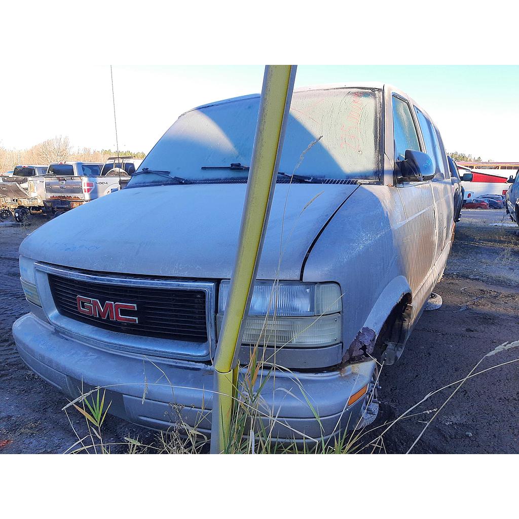 GMC SAFARI 2004