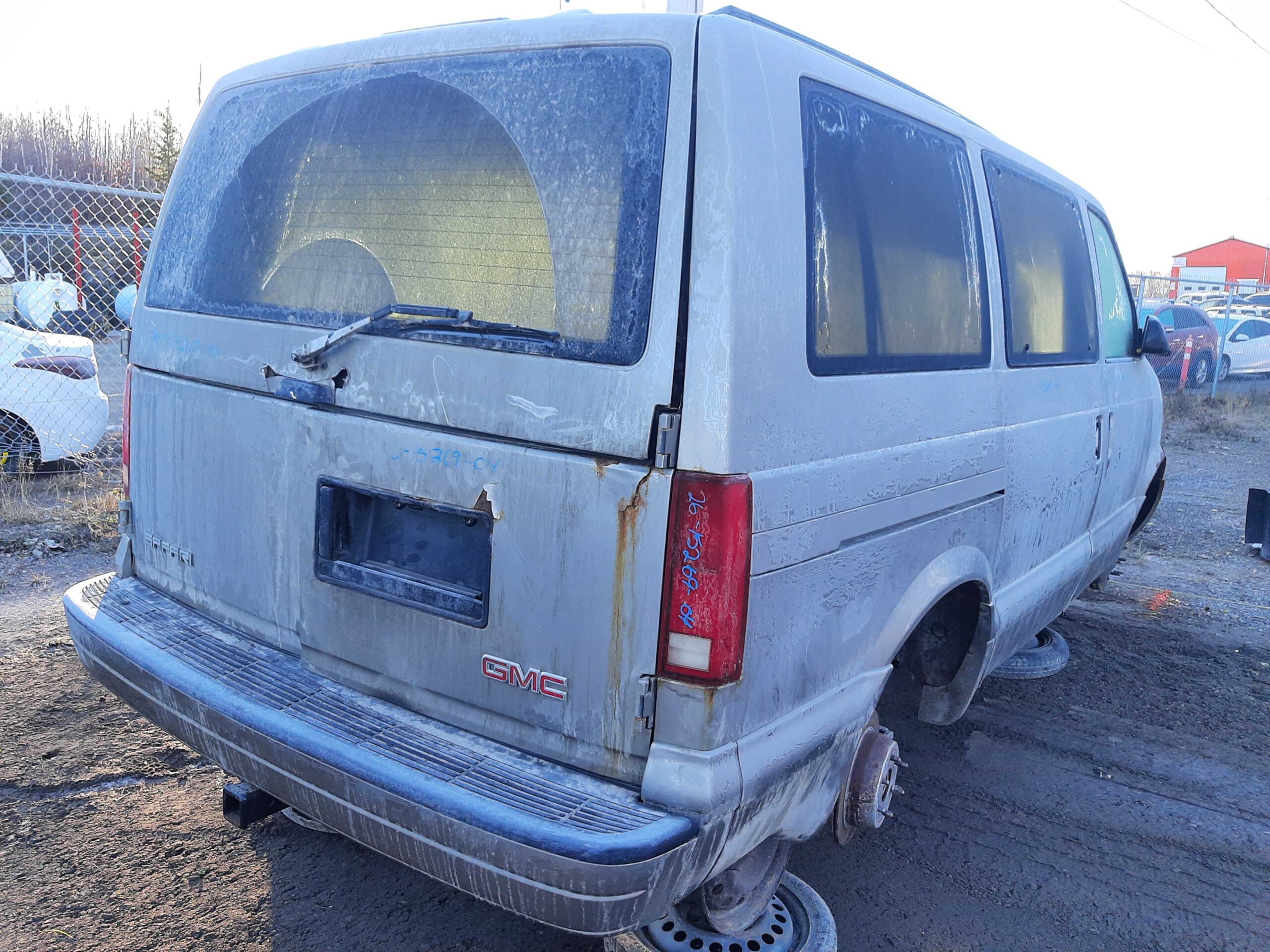 GMC SAFARI 2004