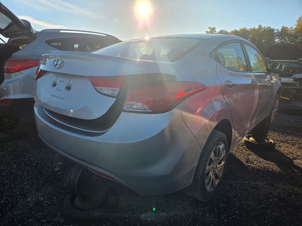 HYUNDAI ELANTRA 2011