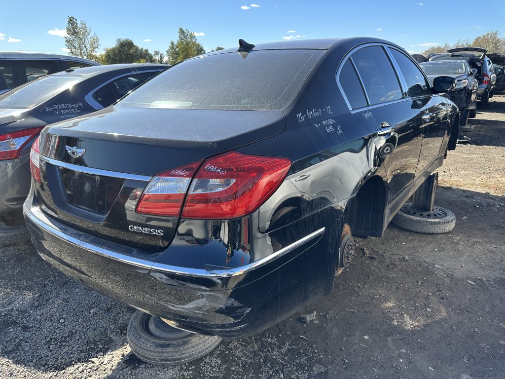 HYUNDAI GENESIS 2012
