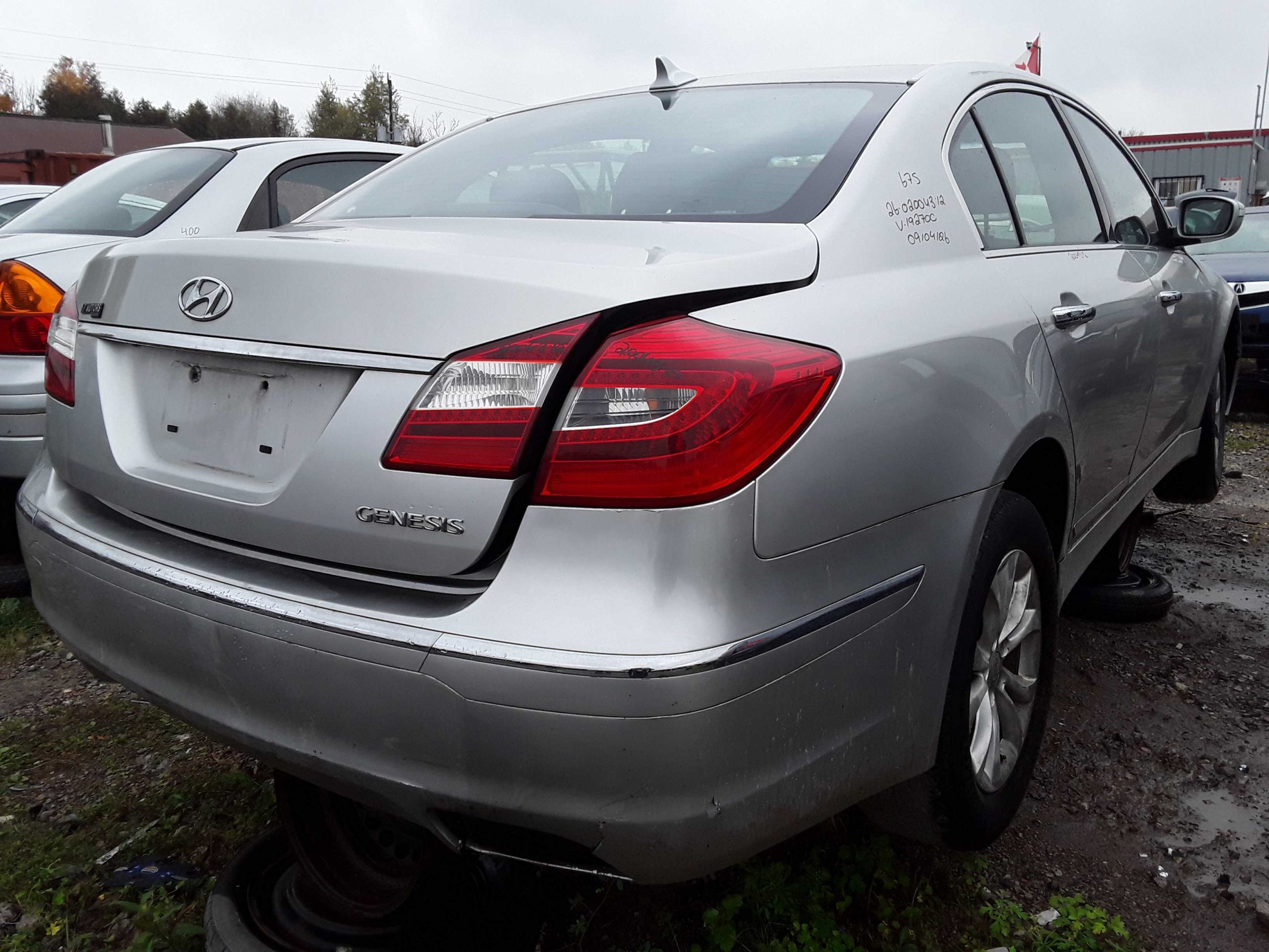 HYUNDAI GENESIS 2012