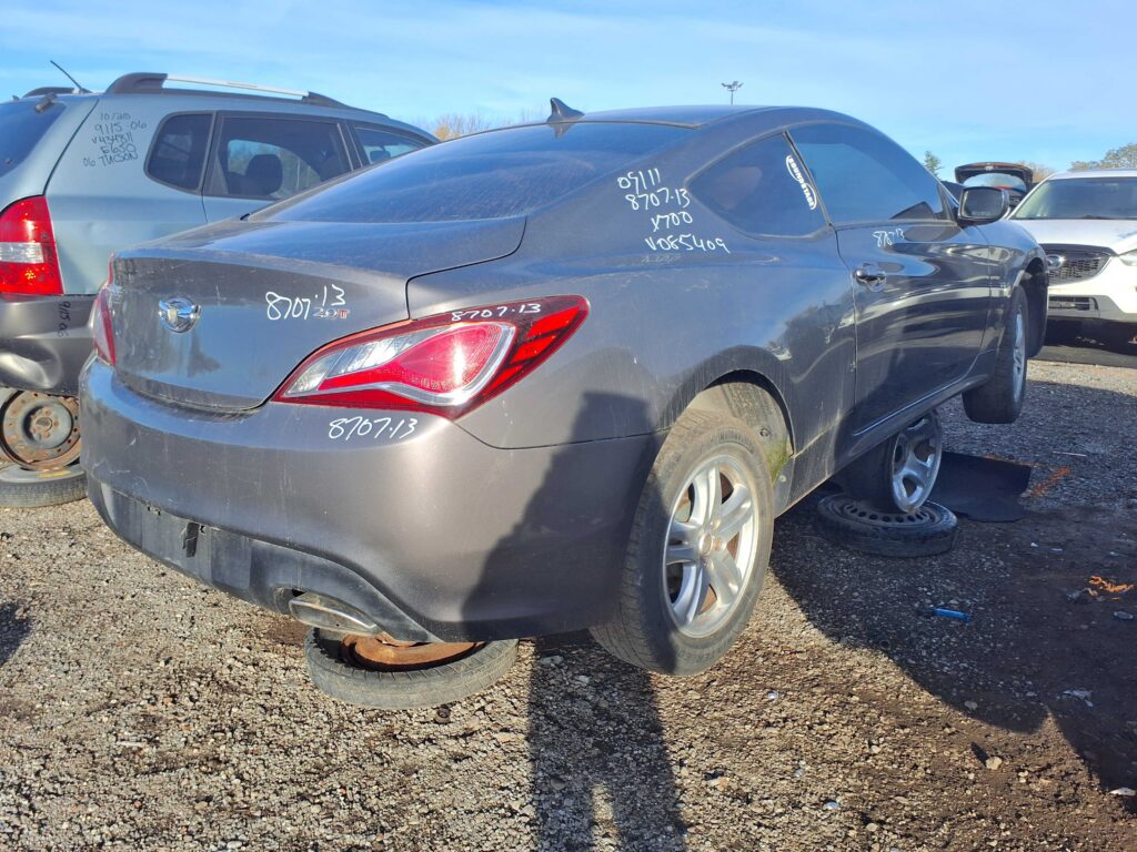 HYUNDAI GENESIS 2013