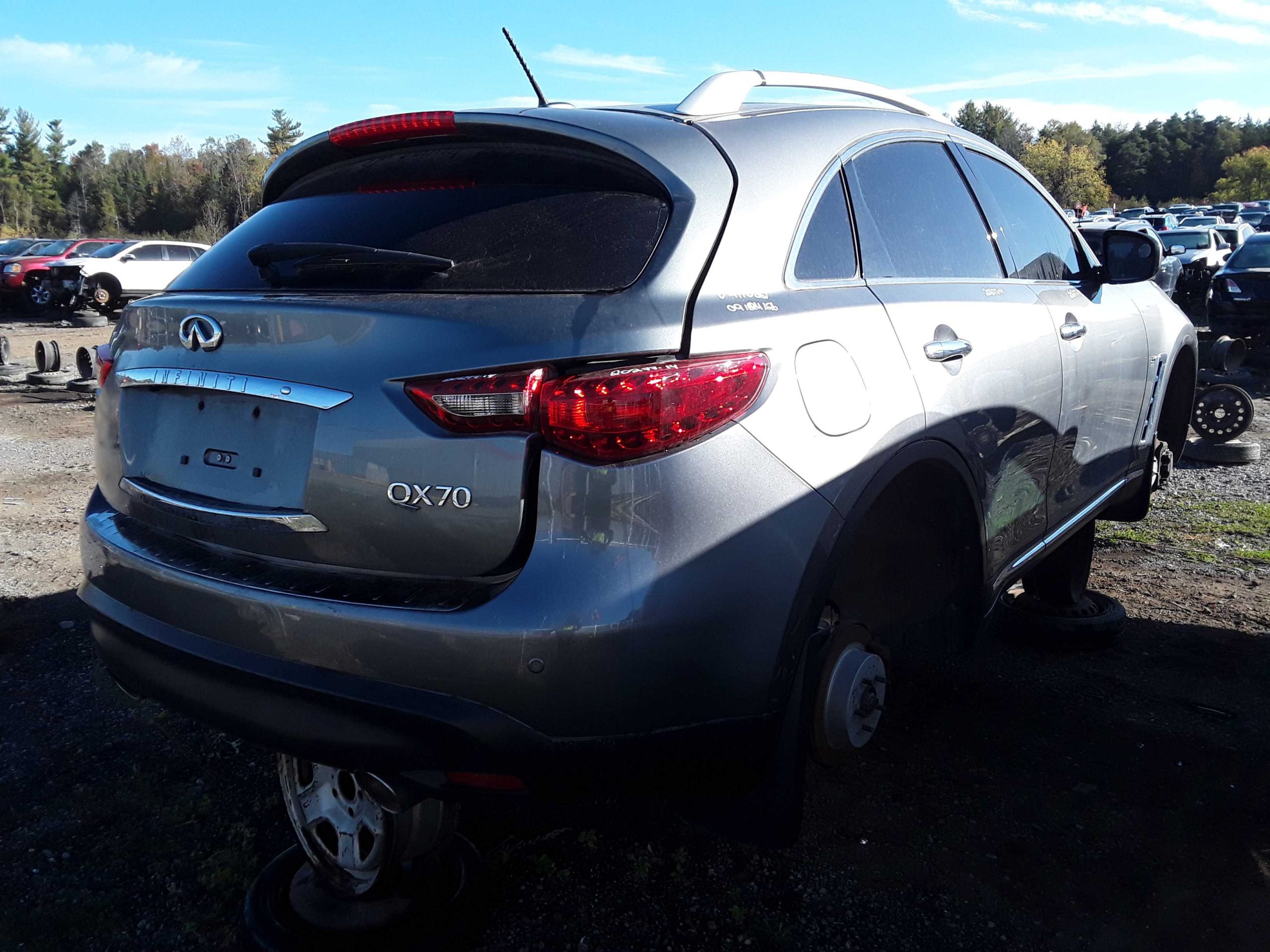 INFINITI QX70 2014
