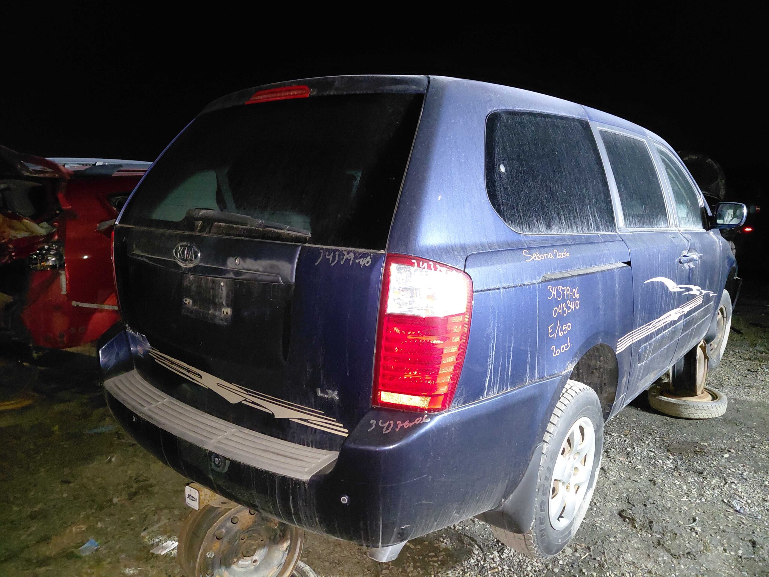 KIA SEDONA 2006