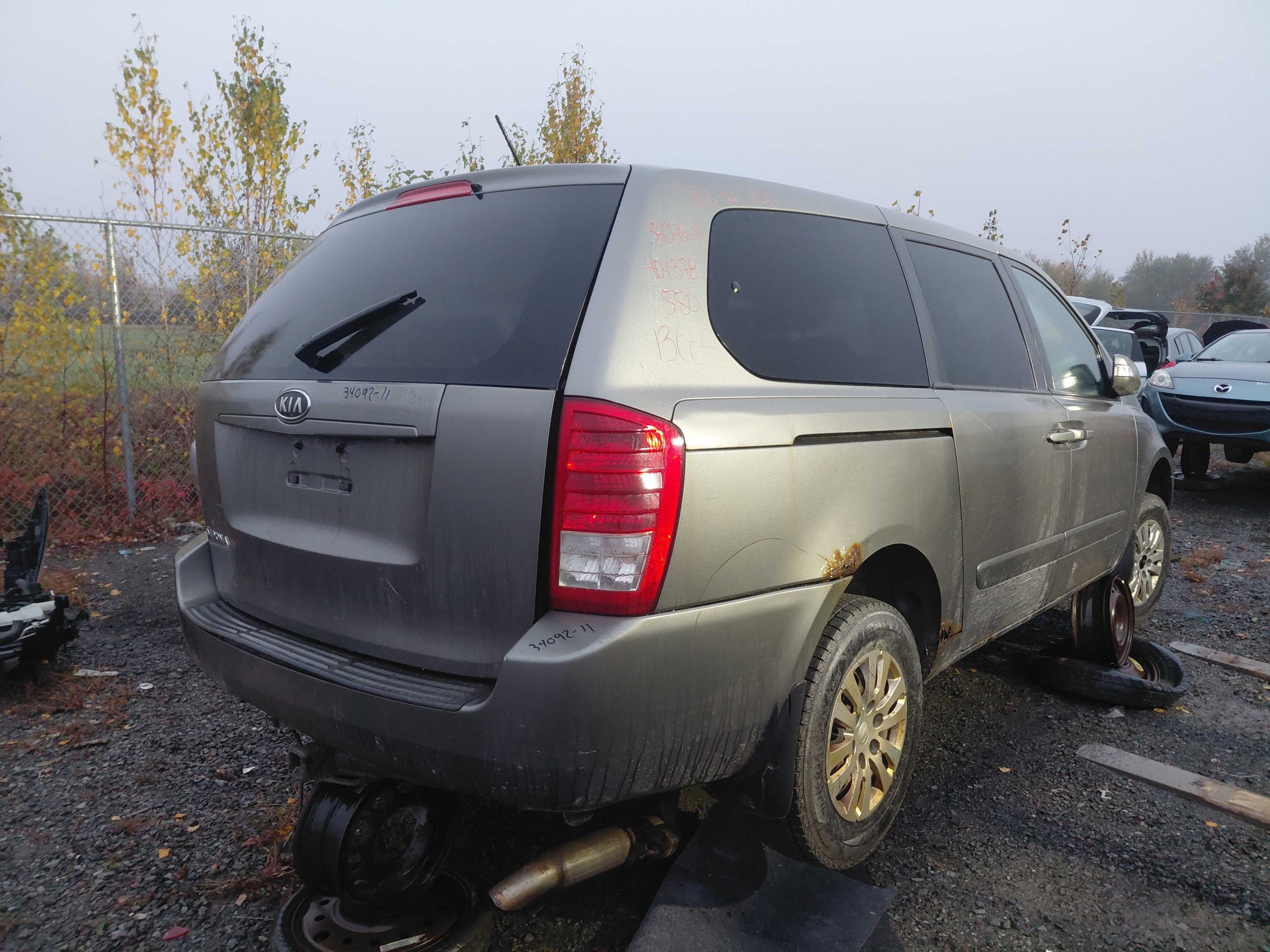 KIA SEDONA 2011