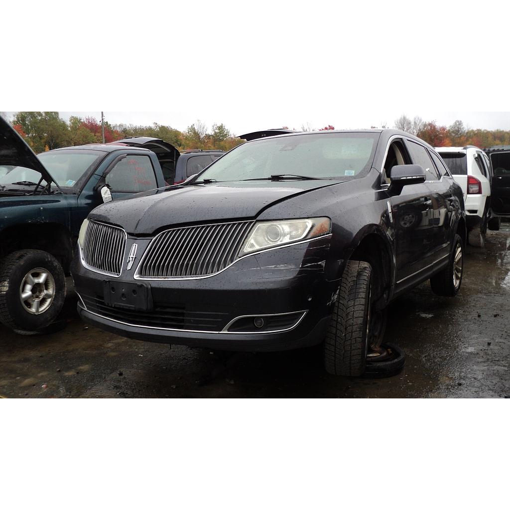 LINCOLN MKT 2013