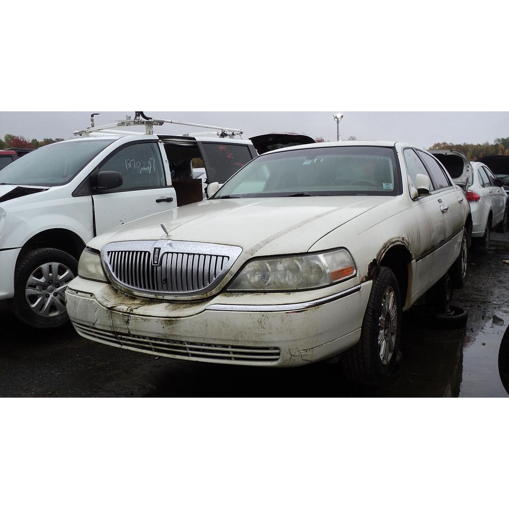 LINCOLN TOWN CAR 2006