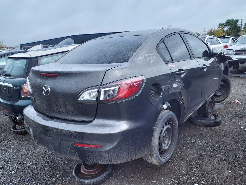 MAZDA MAZDA3 2013