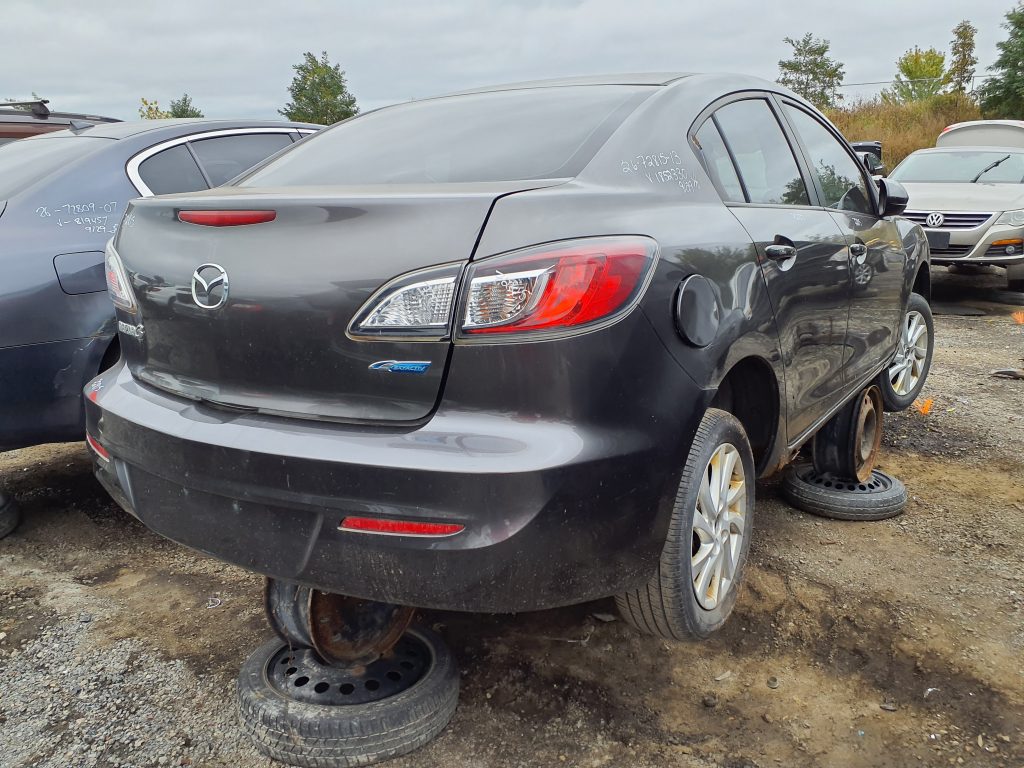 MAZDA MAZDA3 2013