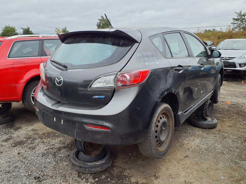 MAZDA MAZDA3 2013