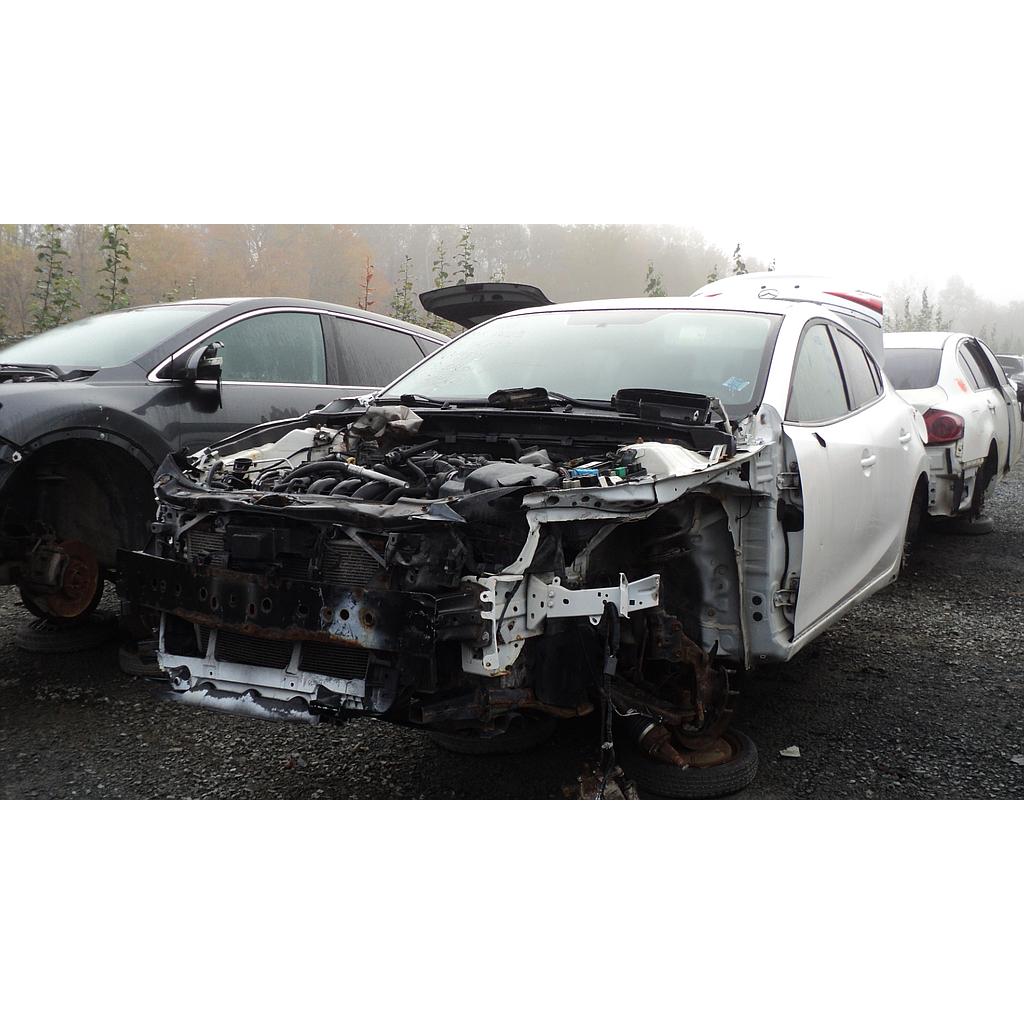 MAZDA MAZDA3 2015