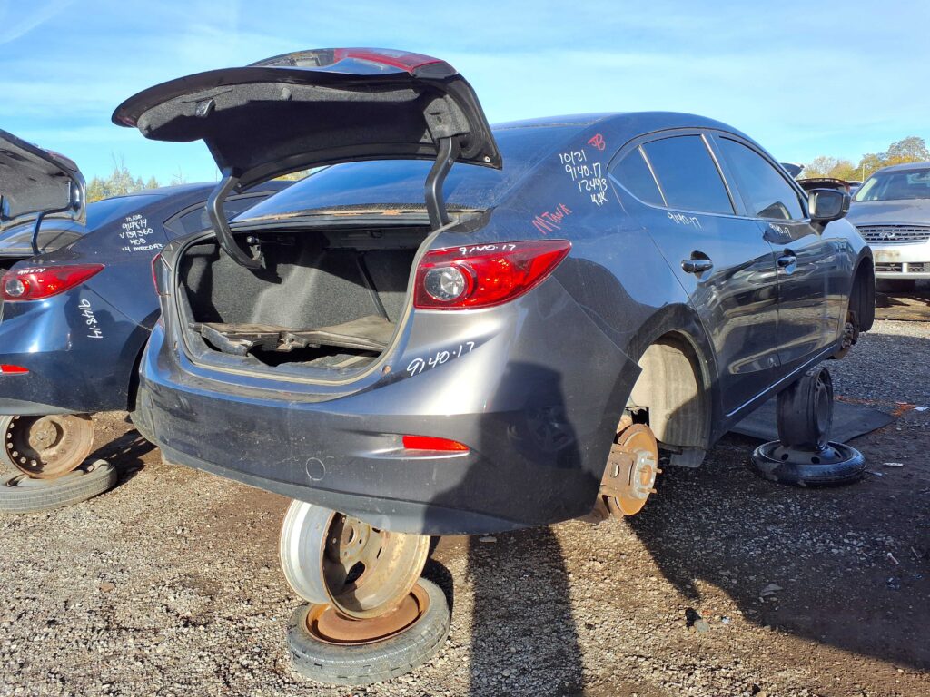 MAZDA MAZDA3 2017
