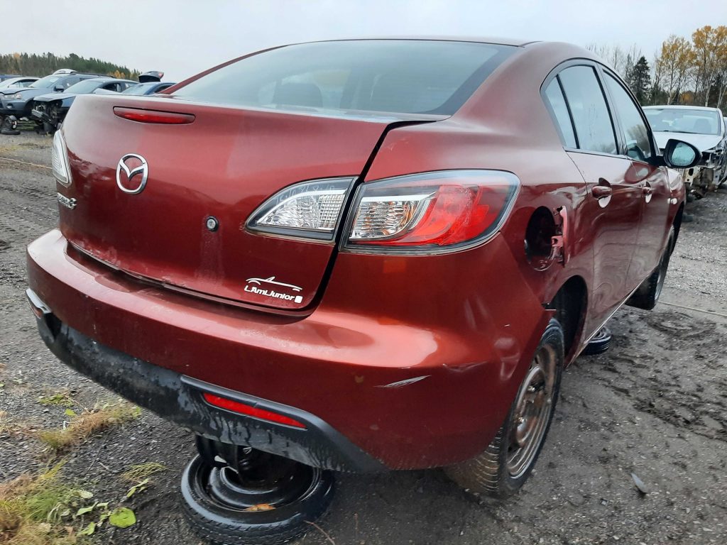 MAZDA MAZDA3 4-DOOR 2010