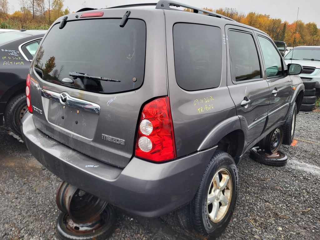MAZDA TRIBUTE 2005