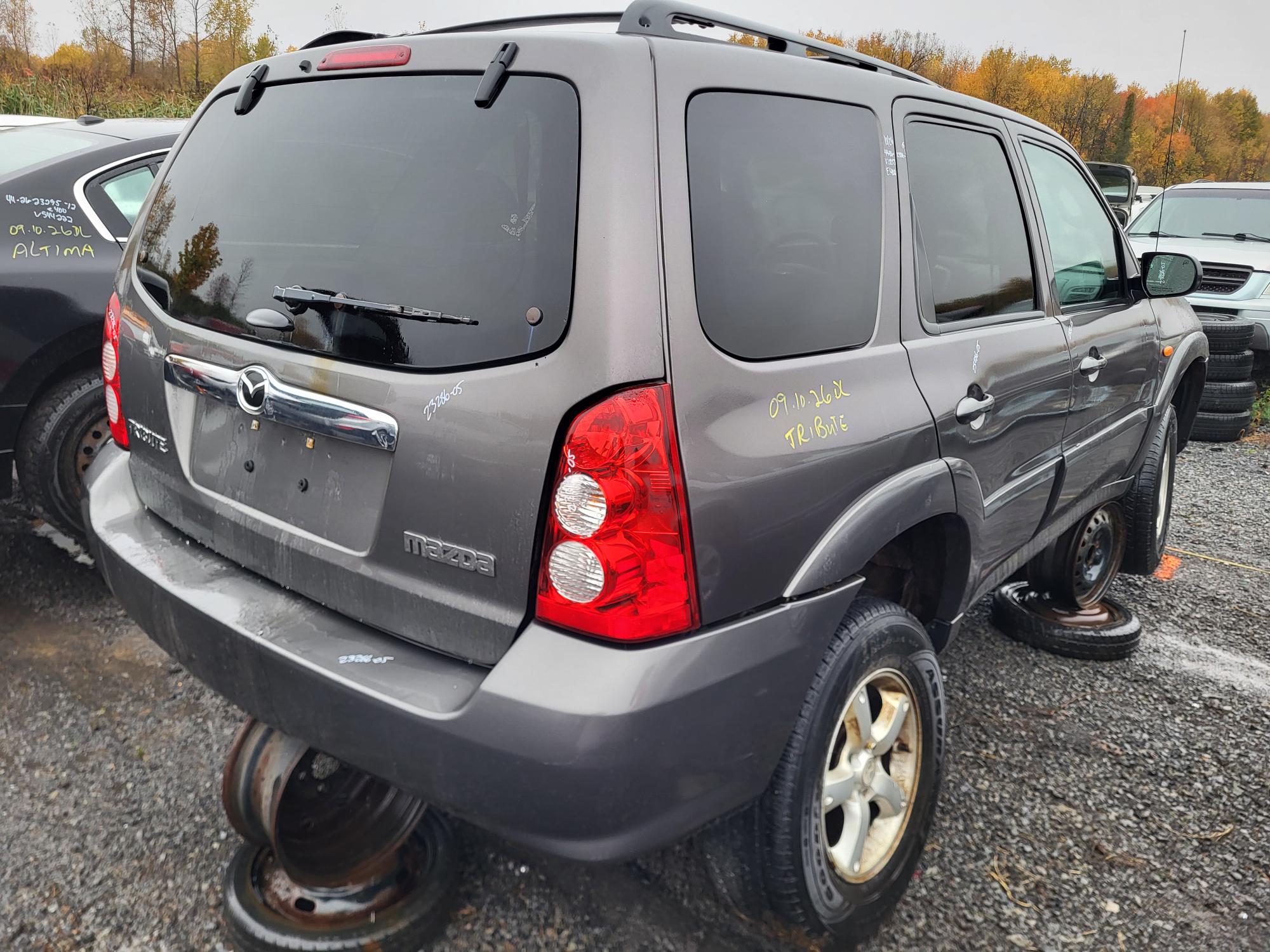 MAZDA TRIBUTE 2005