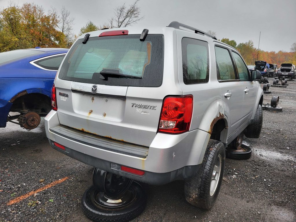 MAZDA TRIBUTE 2011