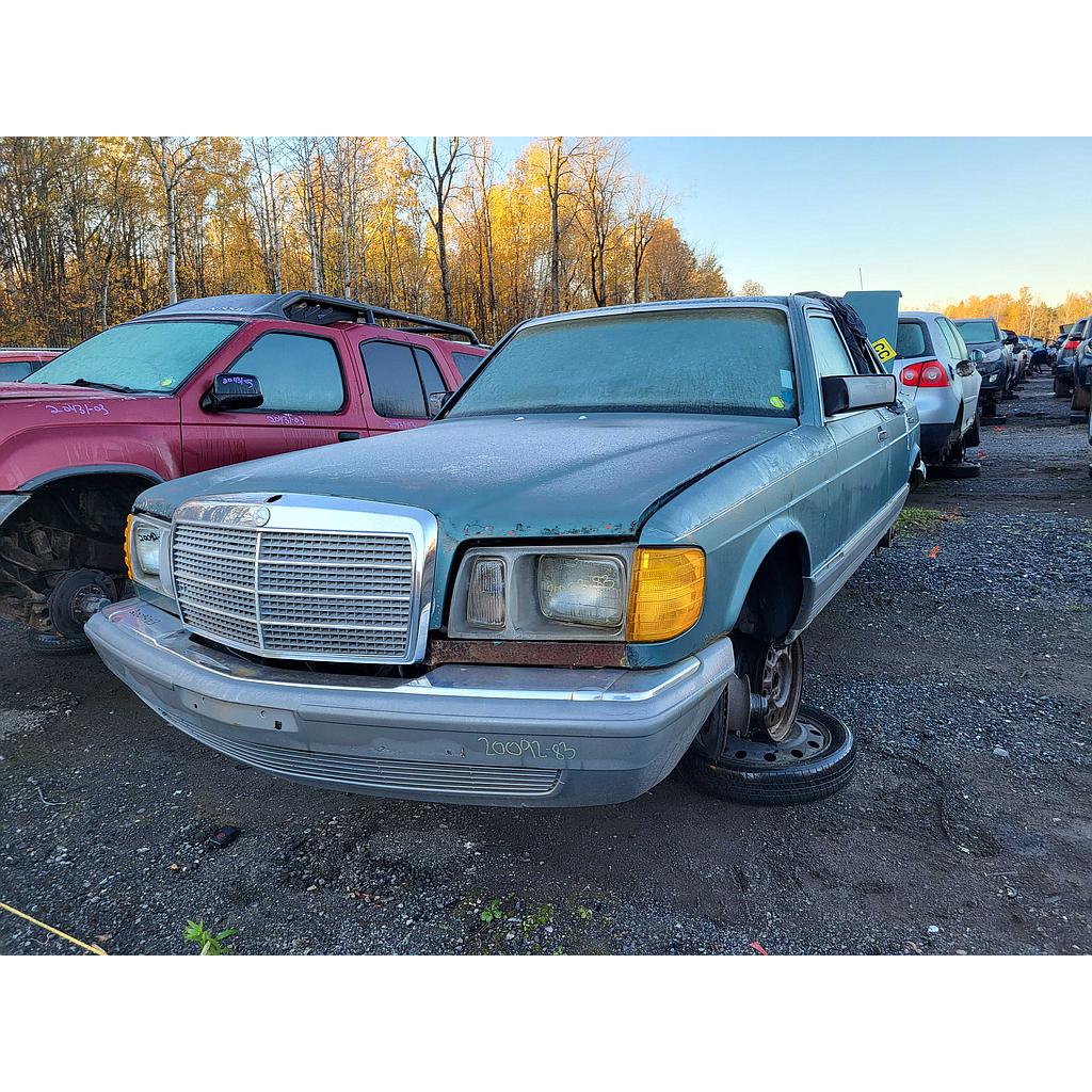 MERCEDES-BENZ 300 SERIES 1983