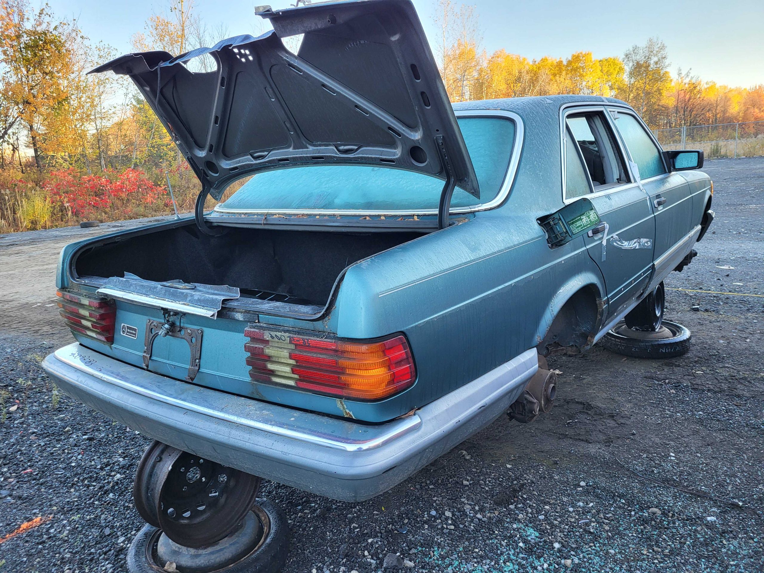 MERCEDES-BENZ 300 SERIES 1983