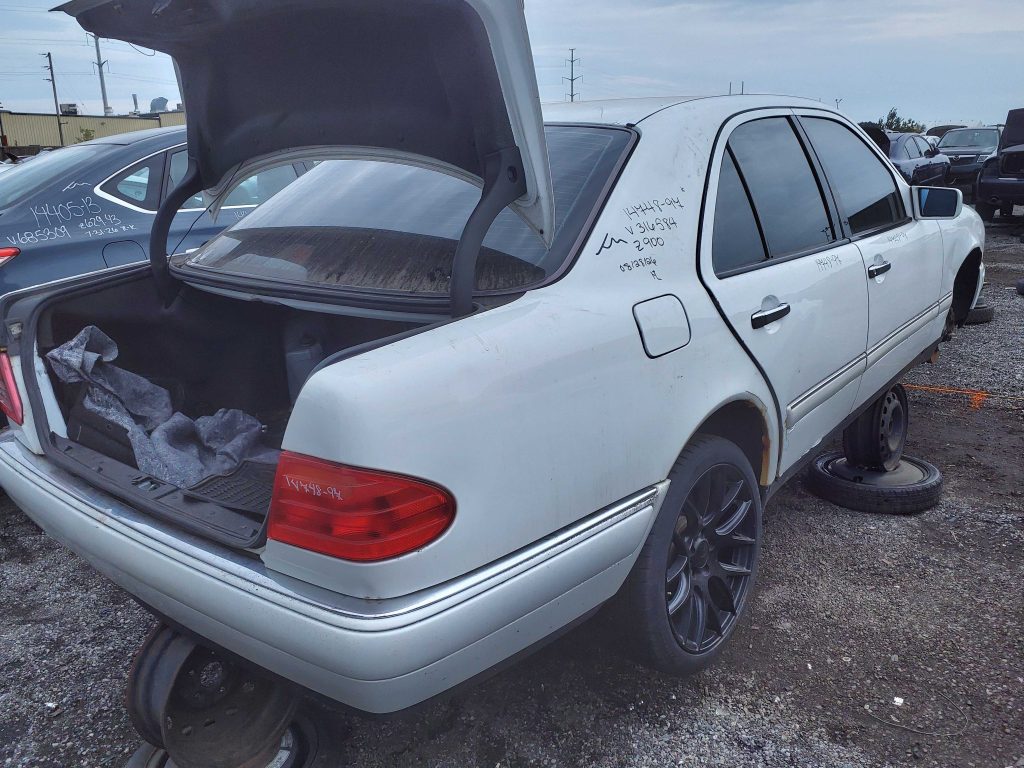 MERCEDES-BENZ E-CLASS 1997