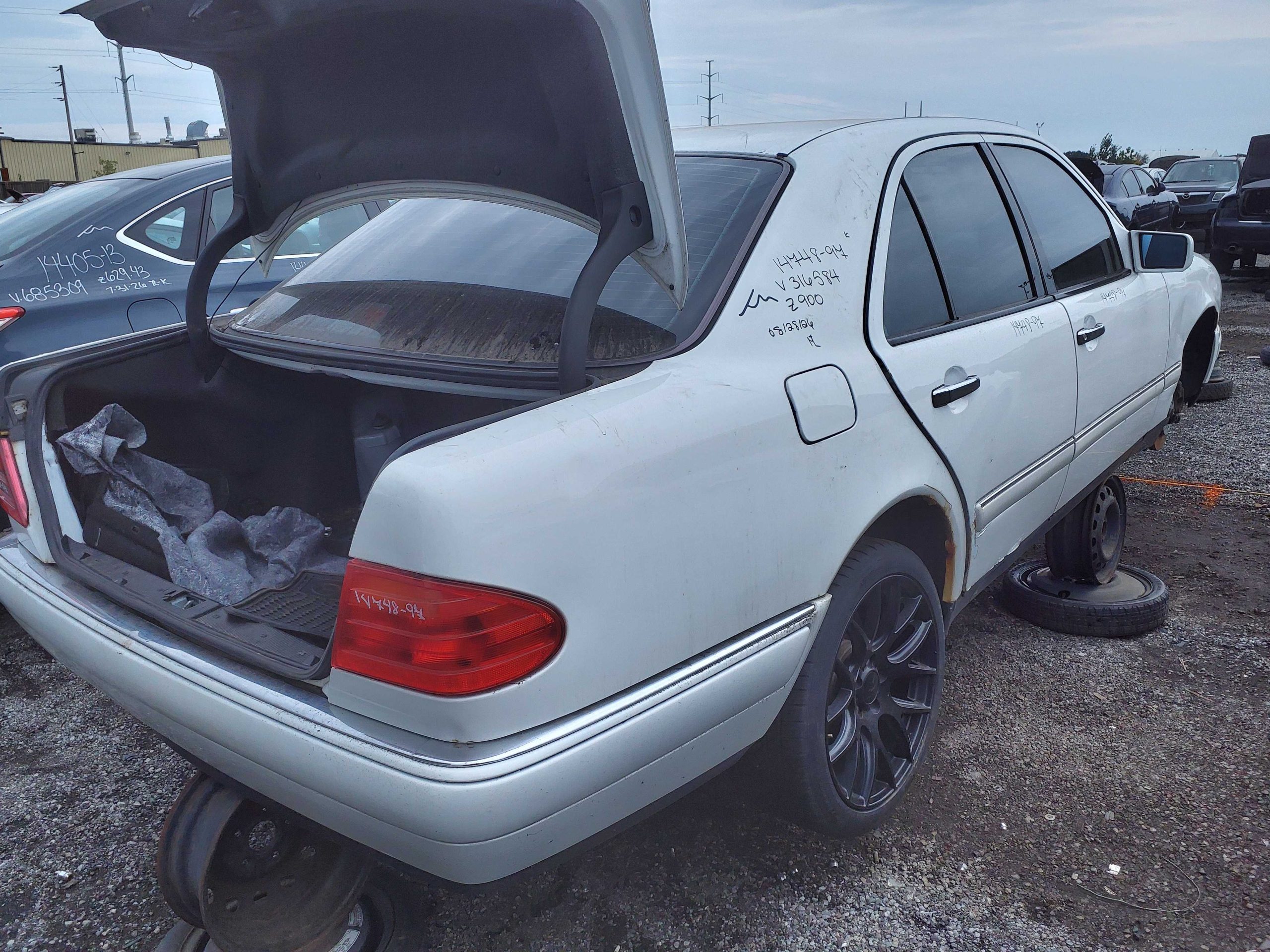 MERCEDES-BENZ E-CLASS 1997