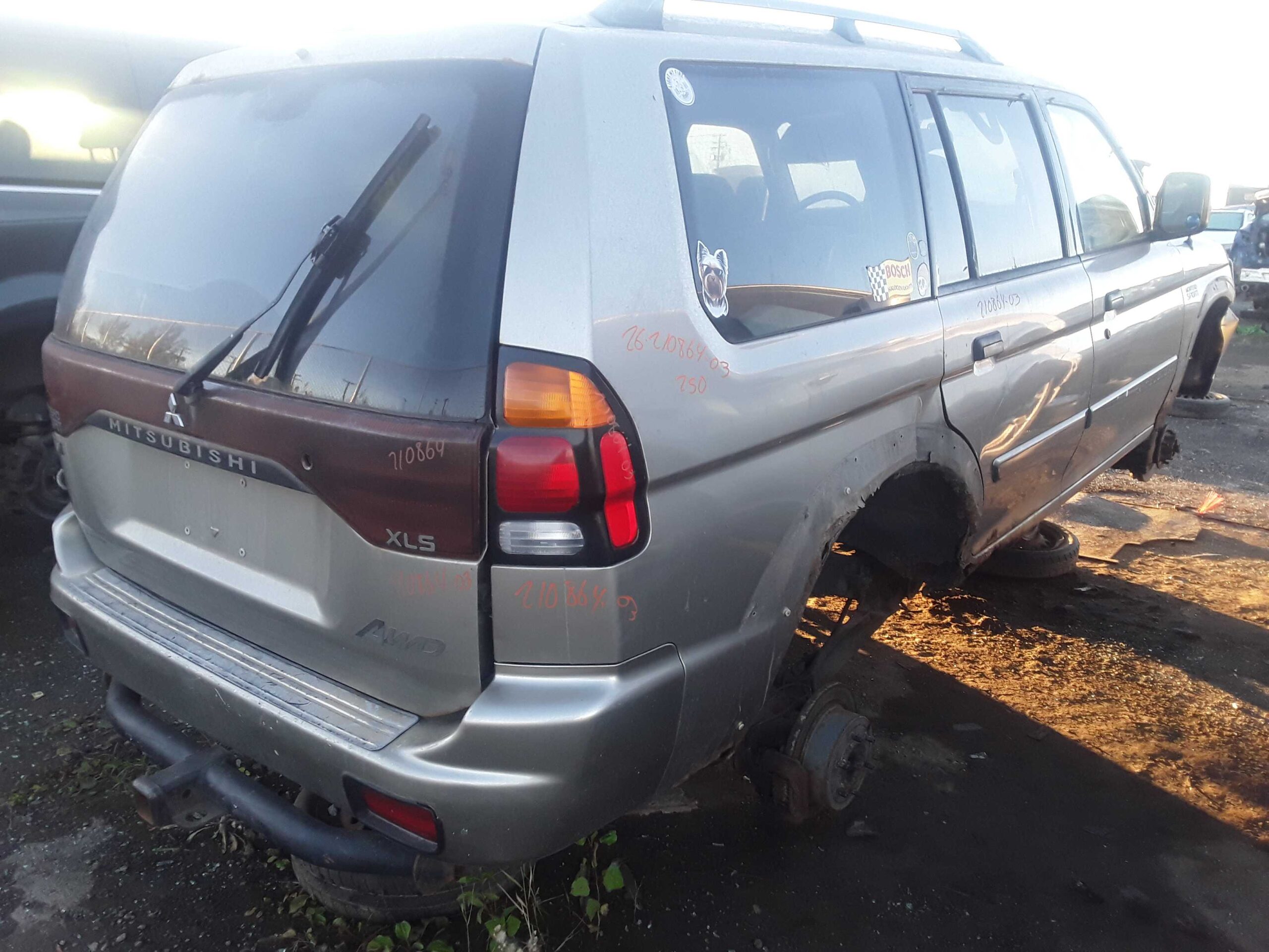 MITSUBISHI MONTERO 2003