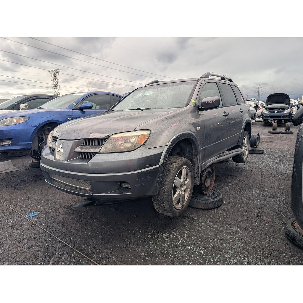 MITSUBISHI OUTLANDER 2005