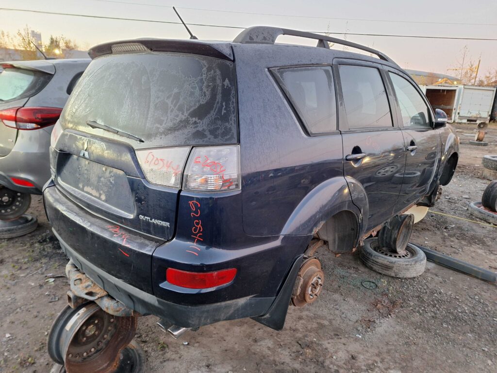 MITSUBISHI OUTLANDER 2011