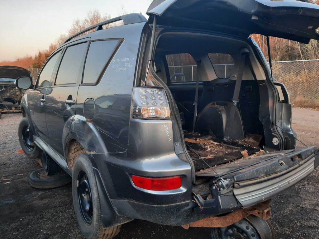 MITSUBISHI OUTLANDER 2011