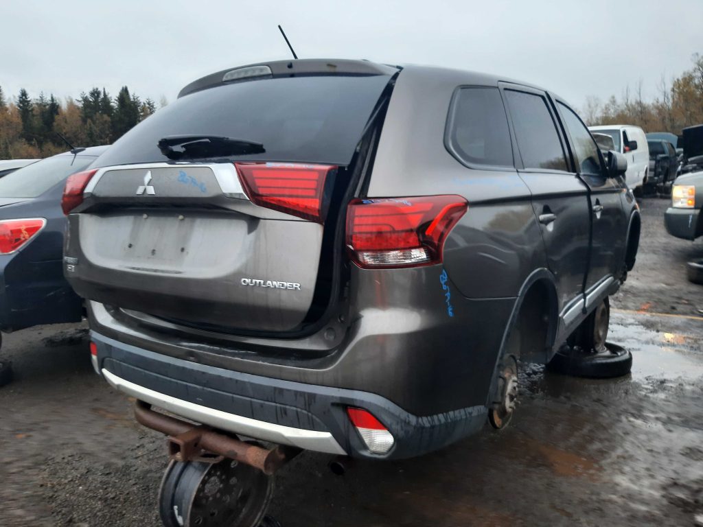 MITSUBISHI OUTLANDER 2016