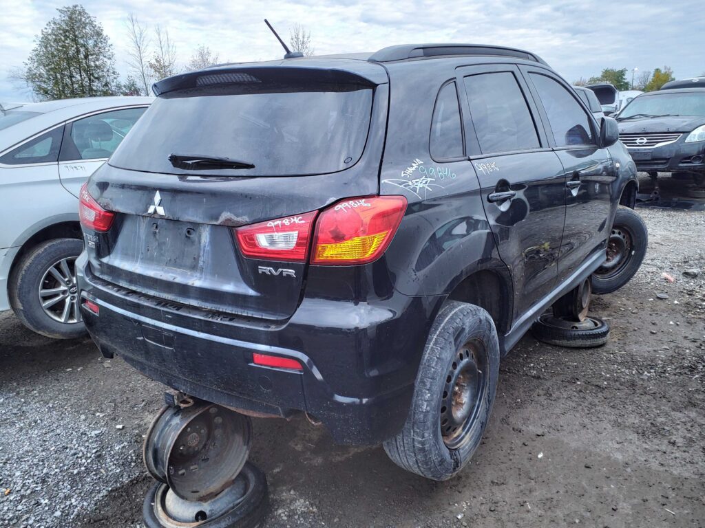 MITSUBISHI RVR 2011