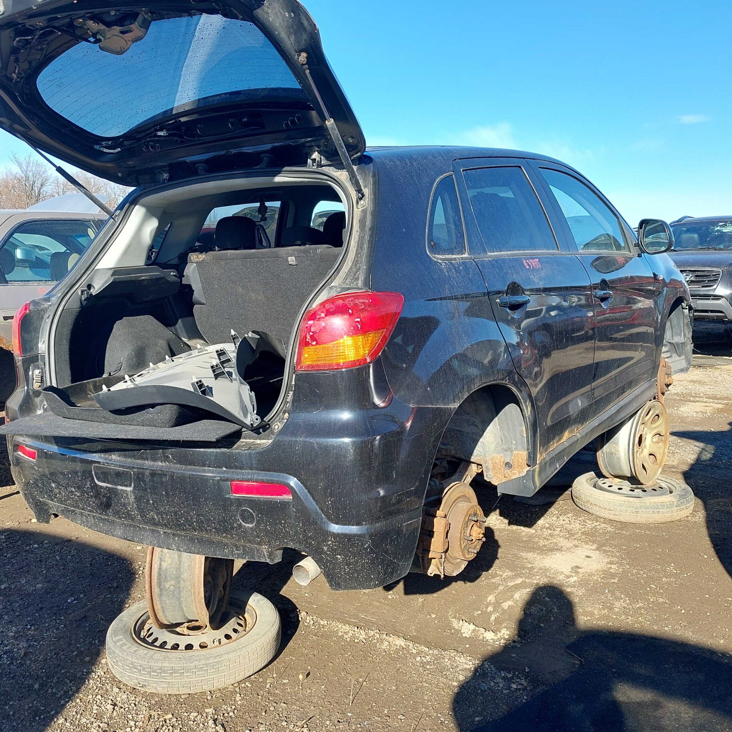 MITSUBISHI RVR 2011