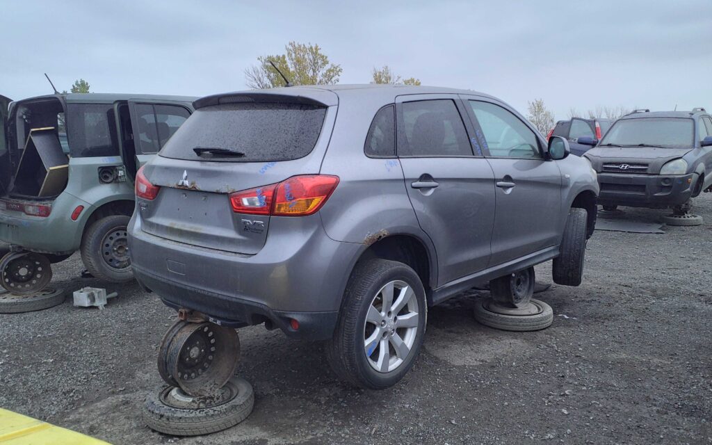 MITSUBISHI RVR 2014