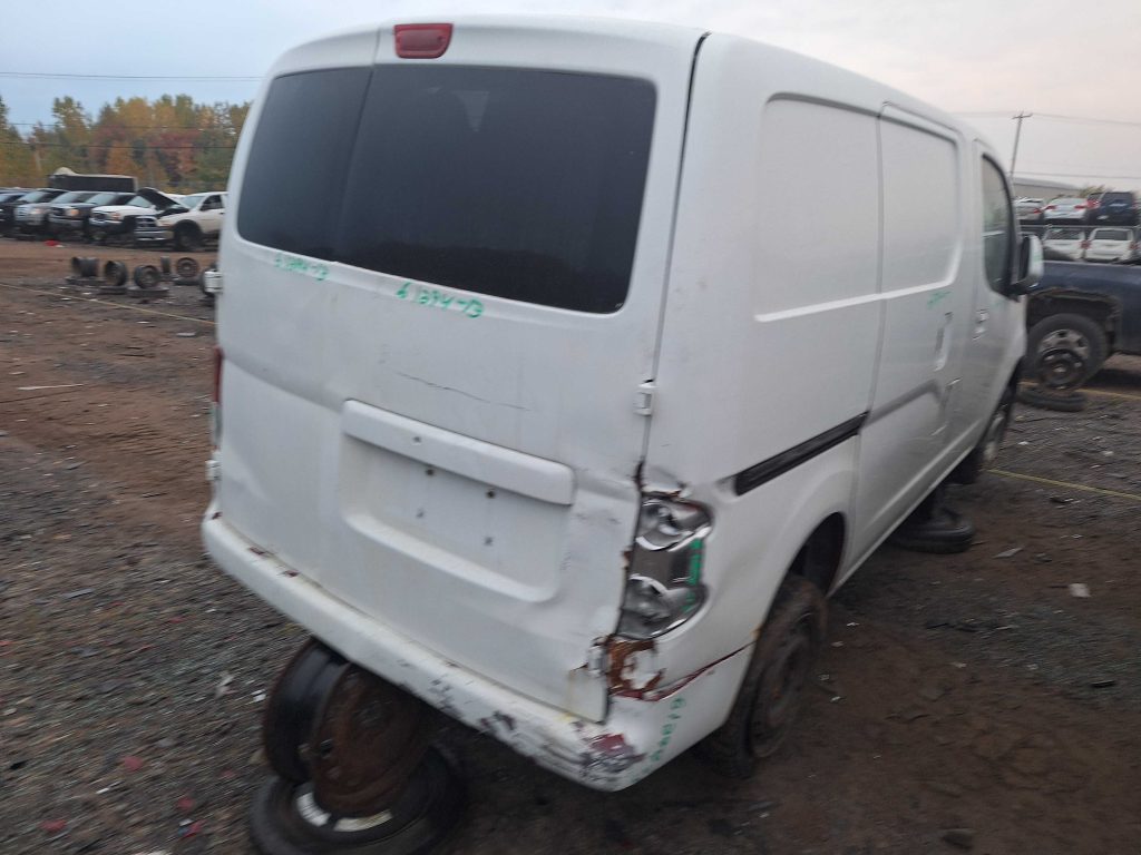 NISSAN NV 2013