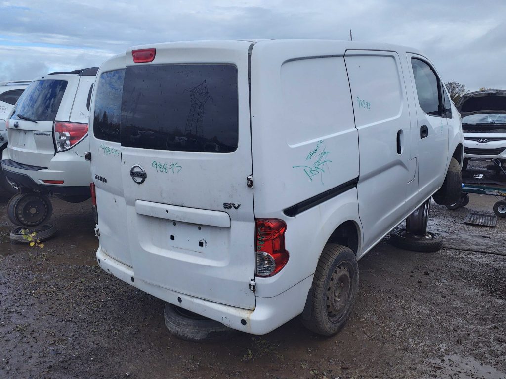 NISSAN NV200 2015