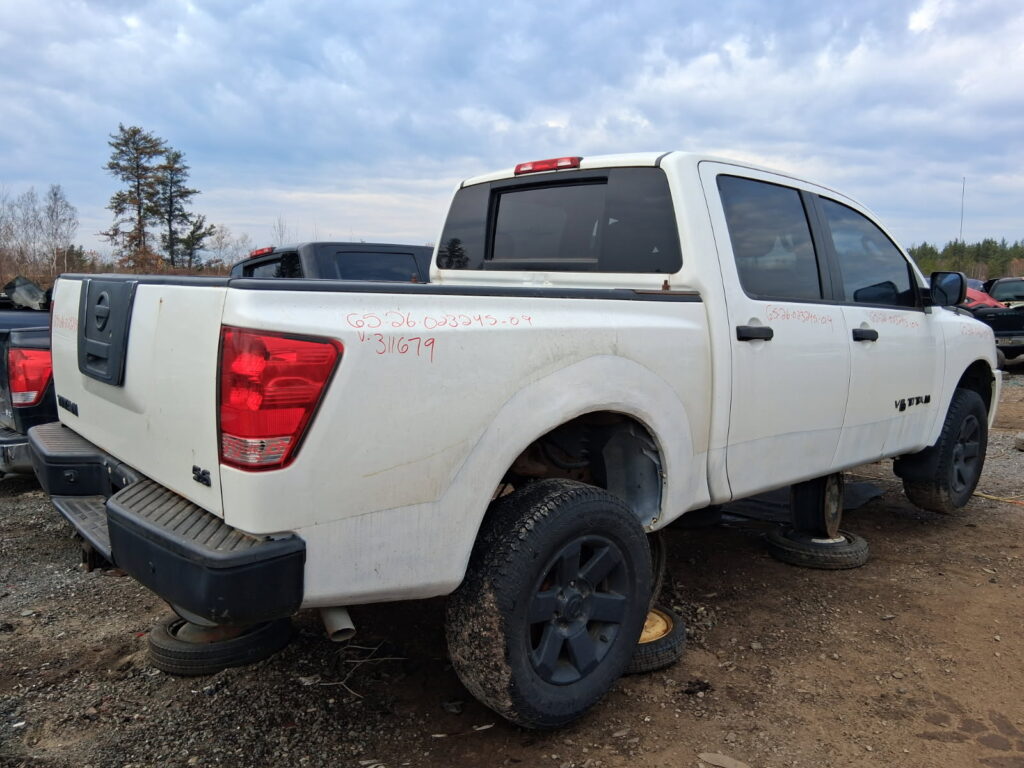 NISSAN TITAN 2009