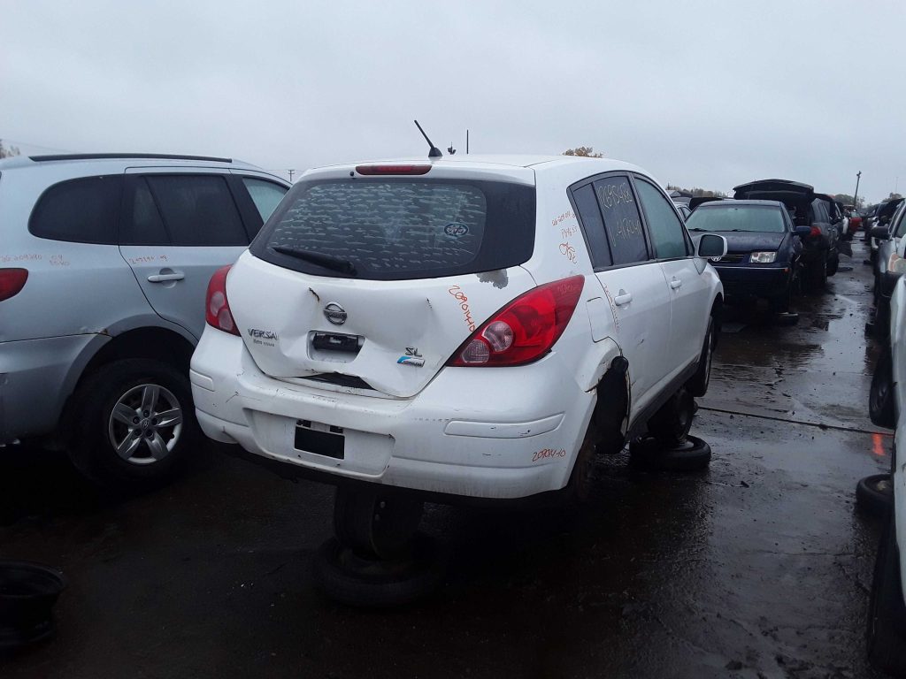 NISSAN VERSA 2010