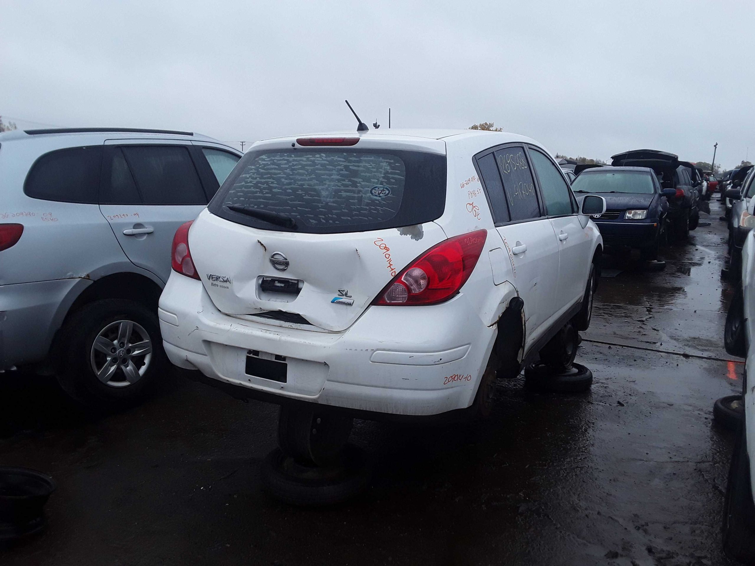 NISSAN VERSA 2010
