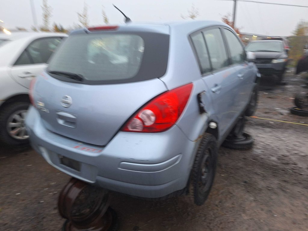 NISSAN VERSA 2010