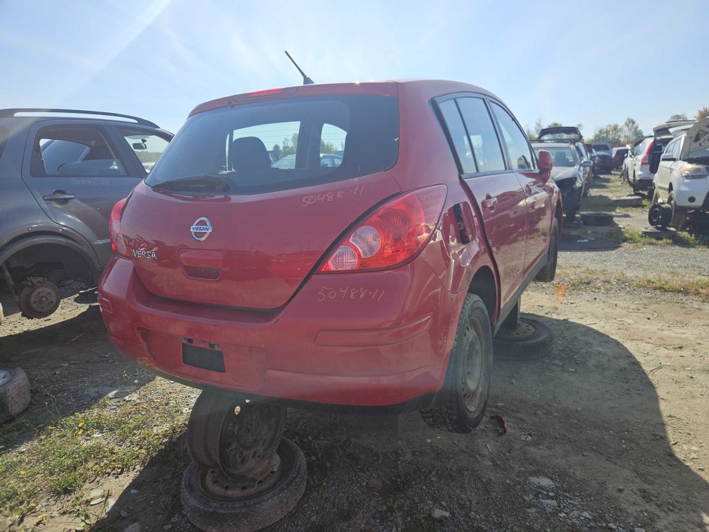 NISSAN VERSA 2011