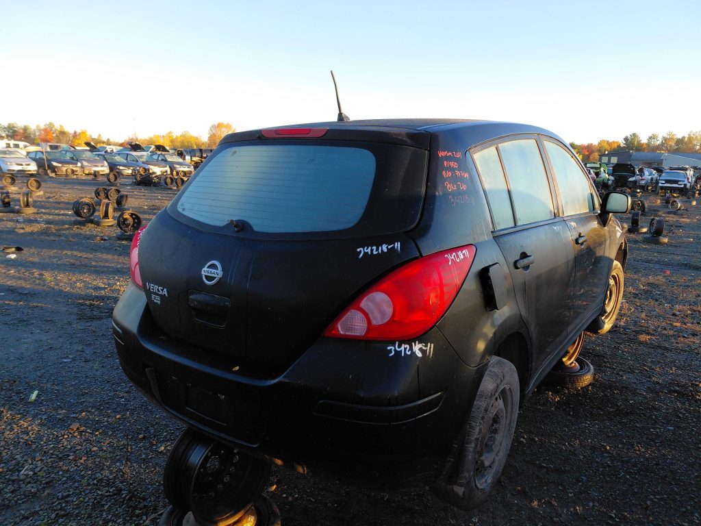NISSAN VERSA 2011