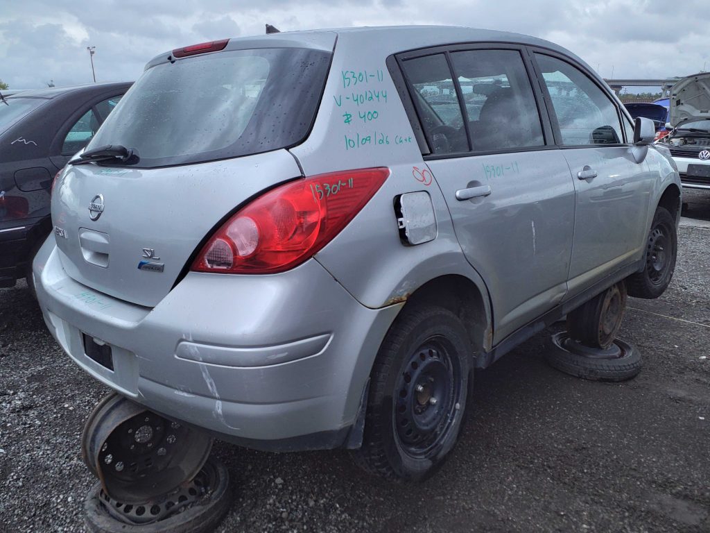 NISSAN VERSA 2011