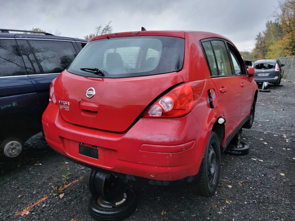 NISSAN VERSA 2011