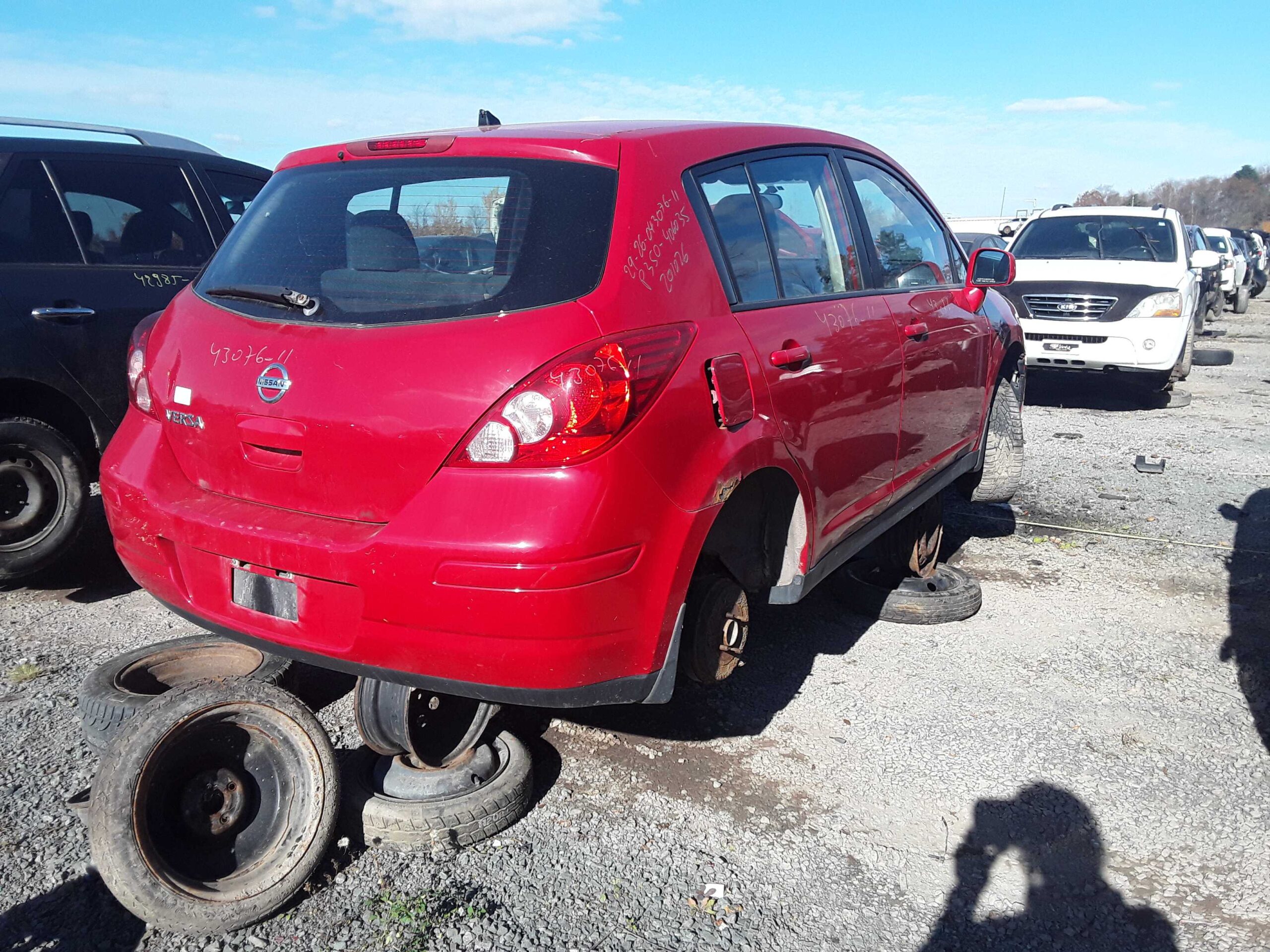 NISSAN VERSA 2011