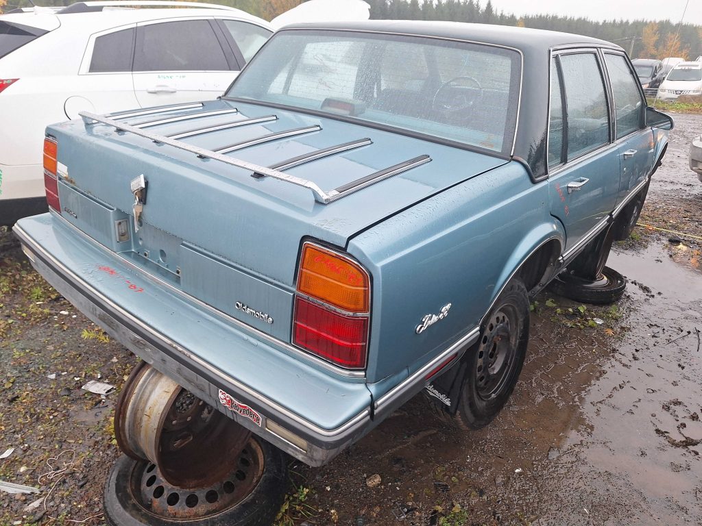 OLDSMOBILE DELTA 1987