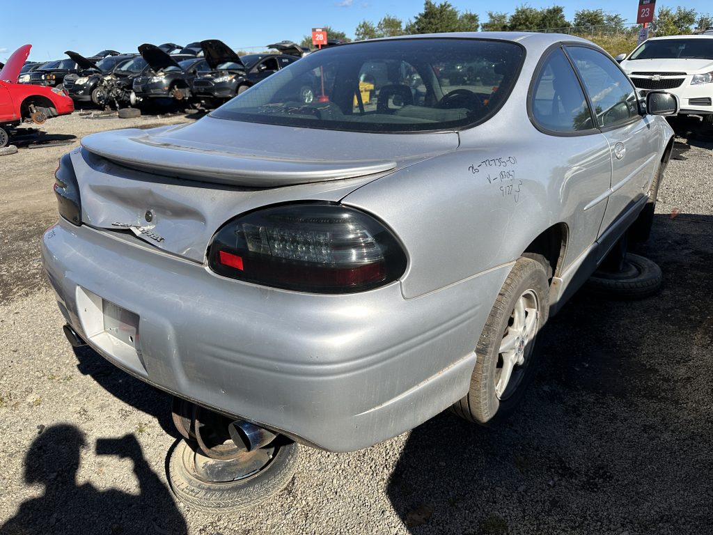 PONTIAC GRAND PRIX 2001