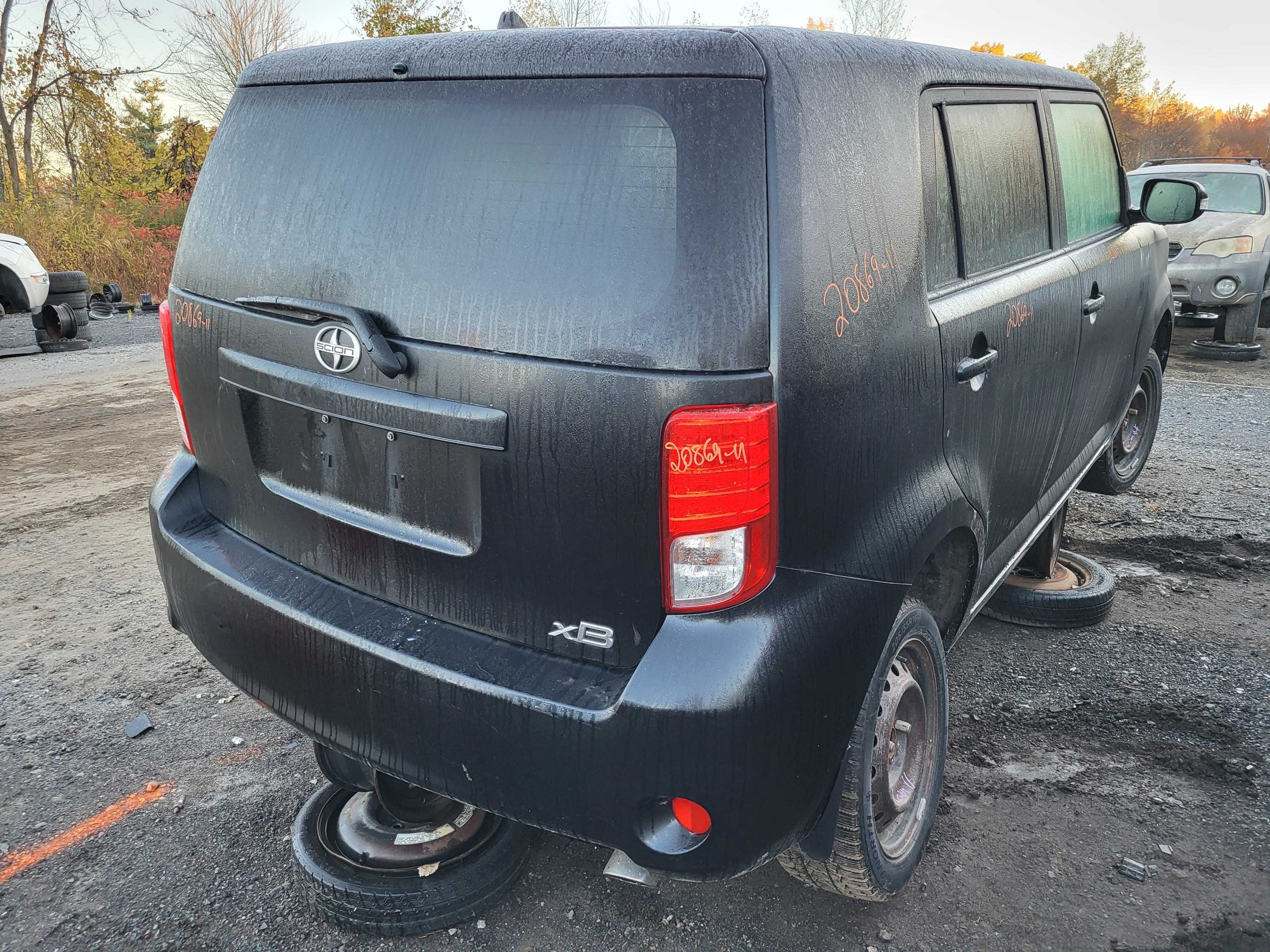 SCION XB 2011