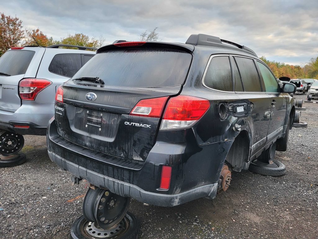 SUBARU OUTBACK 2010