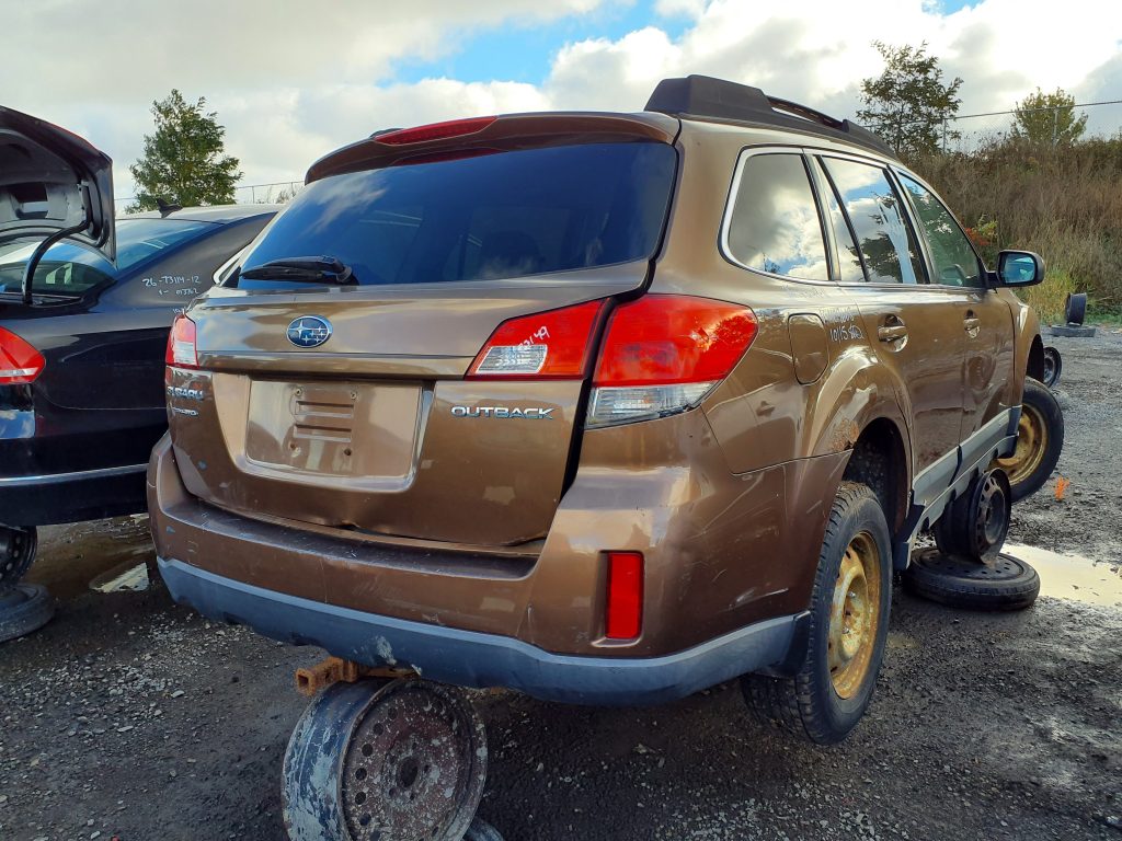 SUBARU OUTBACK 2011